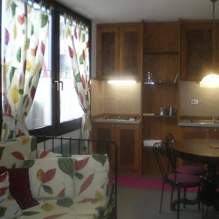 Hotel apartamentowy Jolly 3*