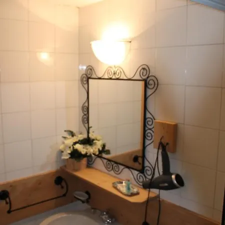 Hotel apartamentowy Jolly 3*
